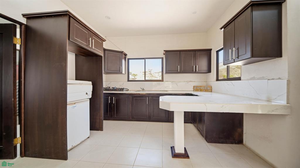 Finca Las Ventanas: Expansive Mountain View Estate Near Potrero