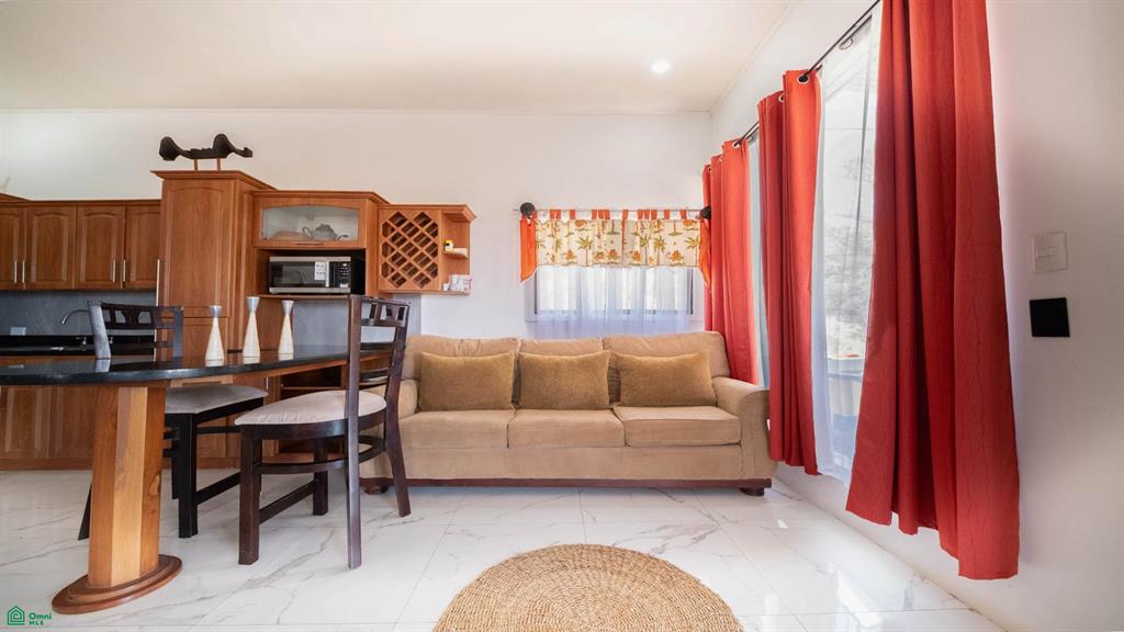 Finca Las Ventanas: Expansive Mountain View Estate Near Potrero