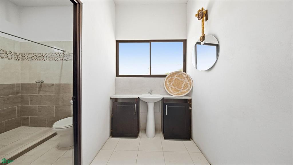 Finca Las Ventanas: Expansive Mountain View Estate Near Potrero