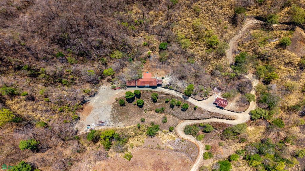 Finca Las Ventanas: Expansive Mountain View Estate Near Potrero