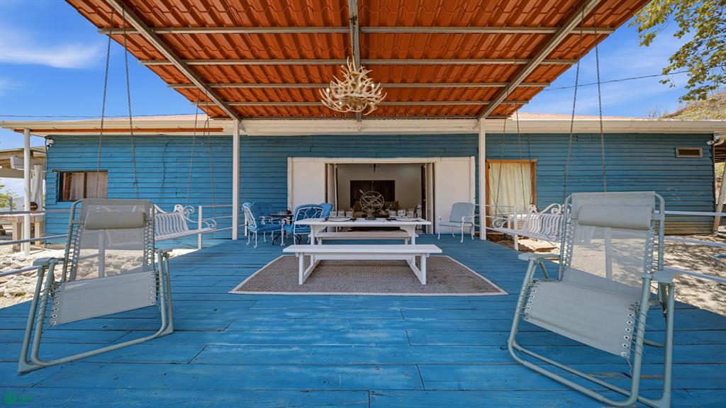Finca Las Ventanas: Expansive Mountain View Estate Near Potrero