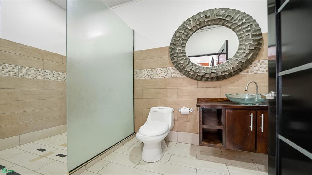 Finca Las Ventanas: Expansive Mountain View Estate Near Potrero