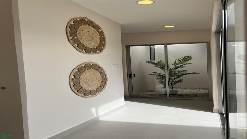 Casa Karu, Comfortable Modern Living in Santa Rosa Estates