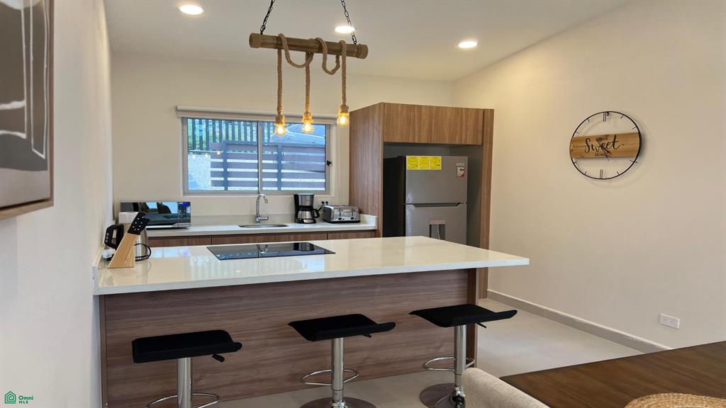 Casa Karu, Comfortable Modern Living in Santa Rosa Estates