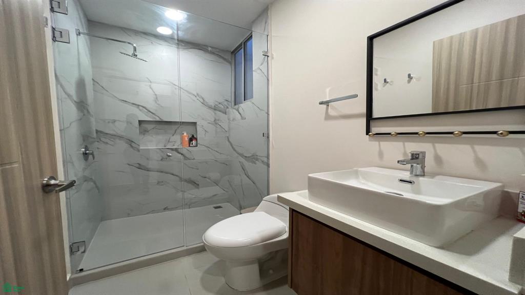 Casa Karu, Comfortable Modern Living in Santa Rosa Estates