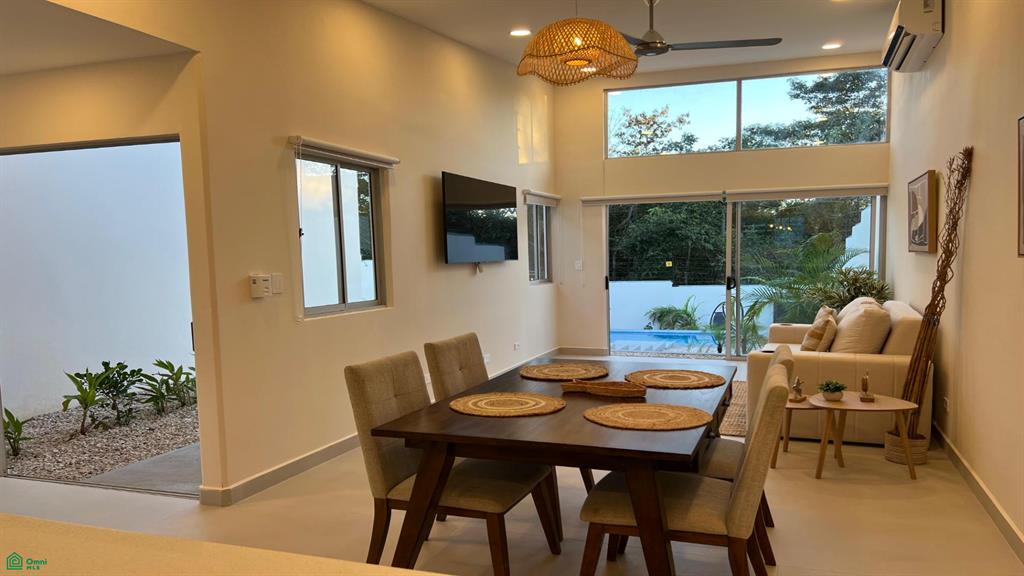 Casa Karu, Comfortable Modern Living in Santa Rosa Estates