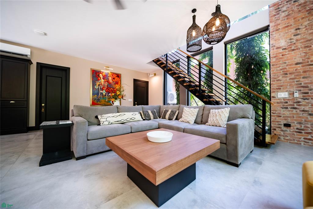 Casa Shangri-La | Modern Coastal Living in Surfside