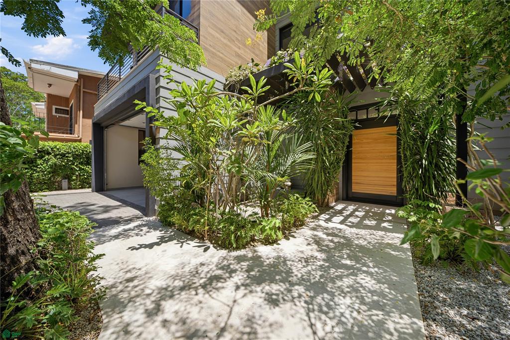 Casa Shangri-La | Modern Coastal Living in Surfside