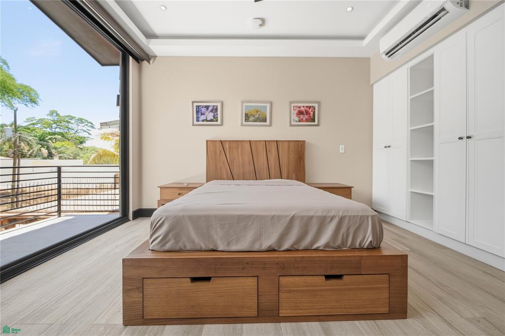 Casa Shangri-La | Modern Coastal Living in Surfside