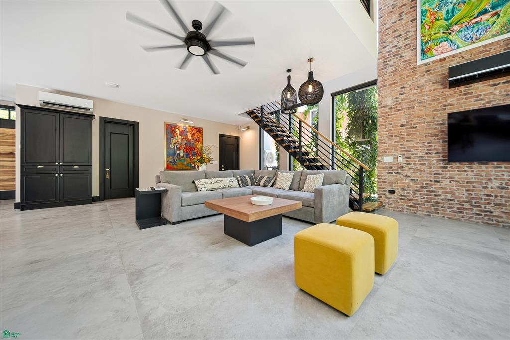 Casa Shangri-La | Modern Coastal Living in Surfside