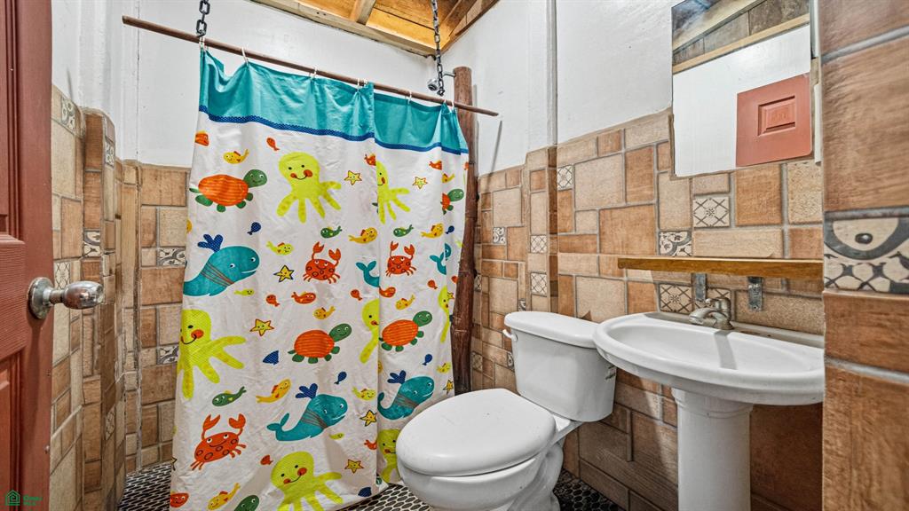 Las Salinitas de Playa Grande, Multi Casita Investment Property with Pool | Owner Financing Available
