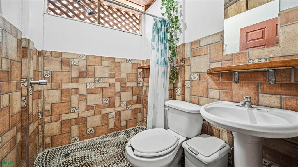 Las Salinitas de Playa Grande, Multi Casita Investment Property with Pool | Owner Financing Available