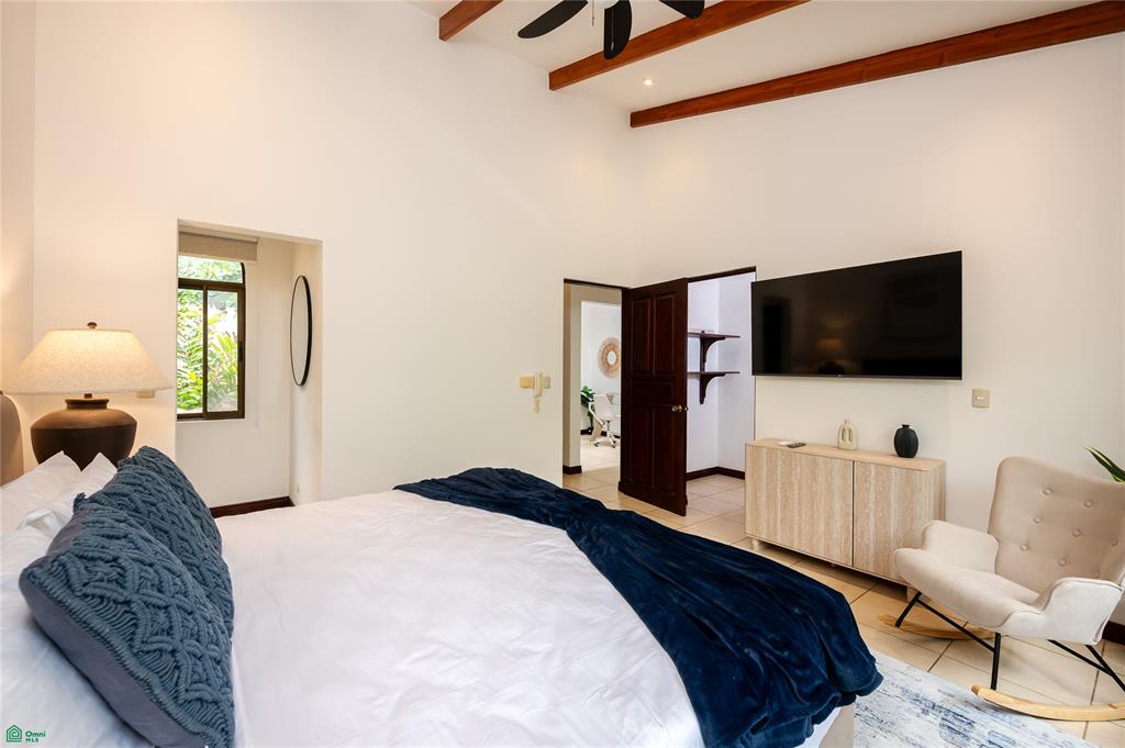 Pacific Garden 4, Fully Renovated Townhouse in Surfside Estate Playa Potrero