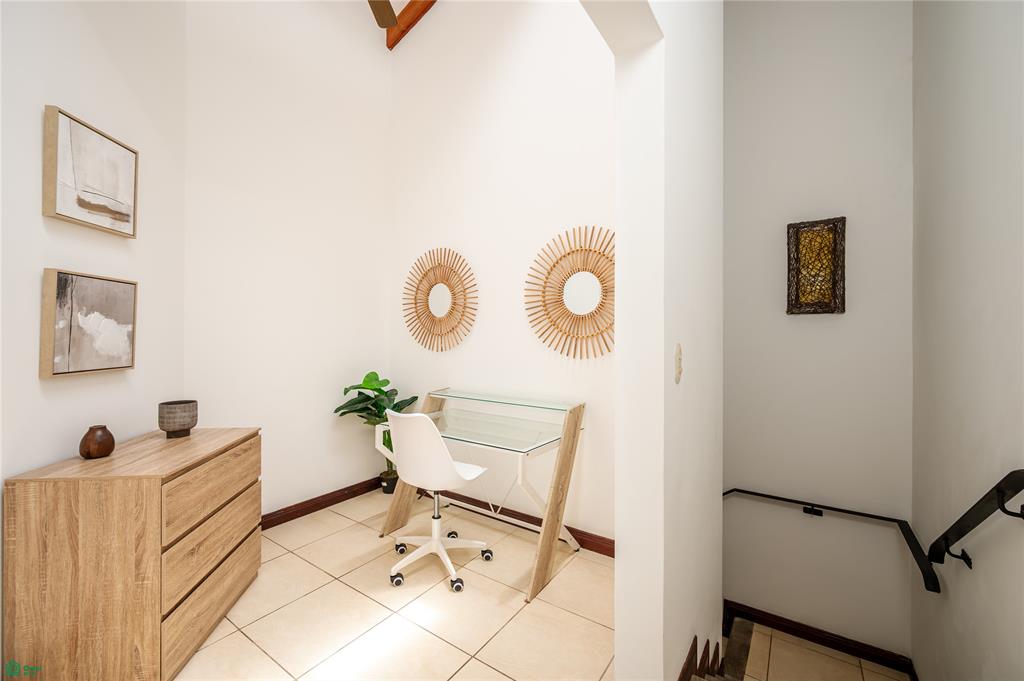 Pacific Garden 4, Fully Renovated Townhouse in Surfside Estate Playa Potrero