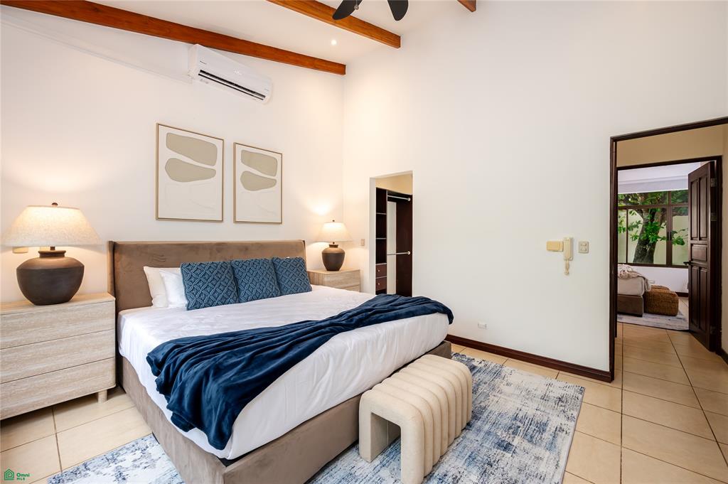 Pacific Garden 4, Fully Renovated Townhouse in Surfside Estate Playa Potrero