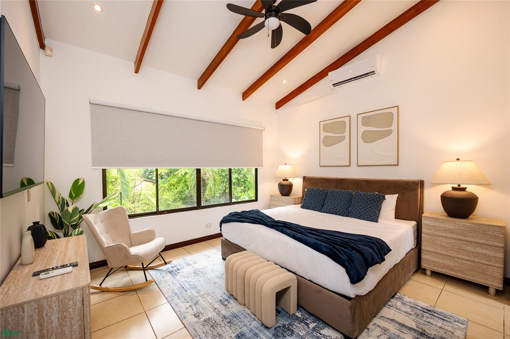 Pacific Garden 4, Fully Renovated Townhouse in Surfside Estate Playa Potrero