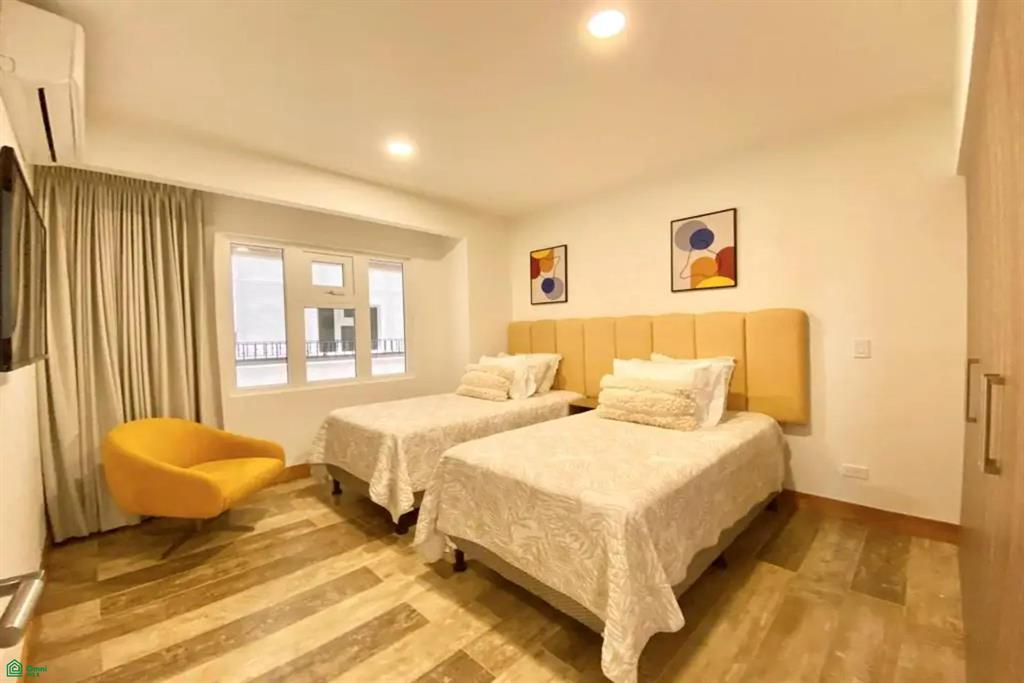Peninsula 12