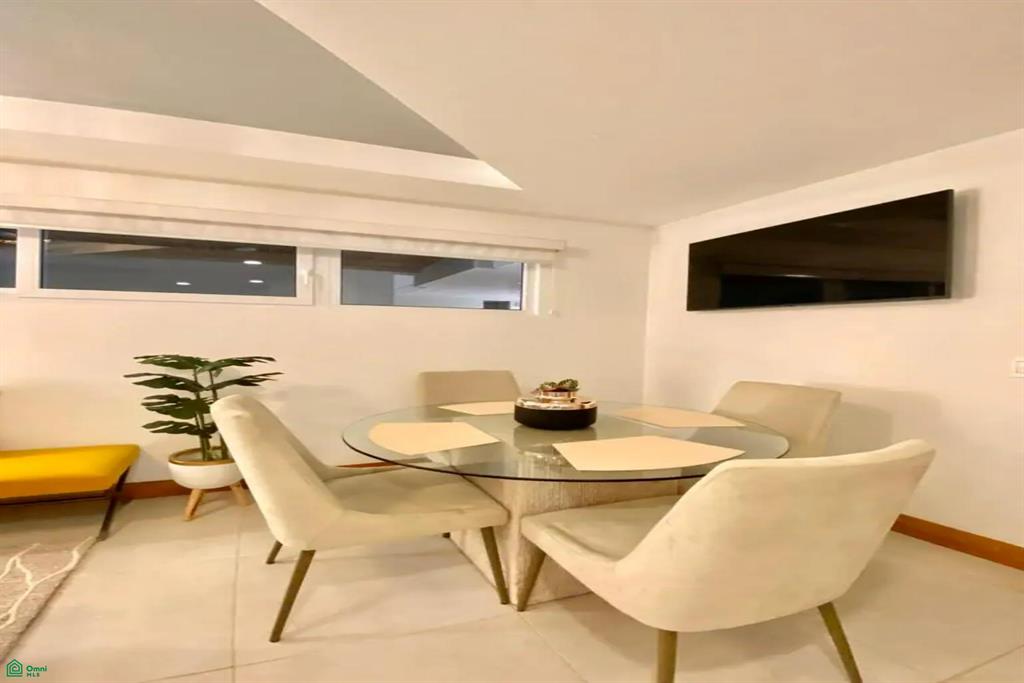 Peninsula 12