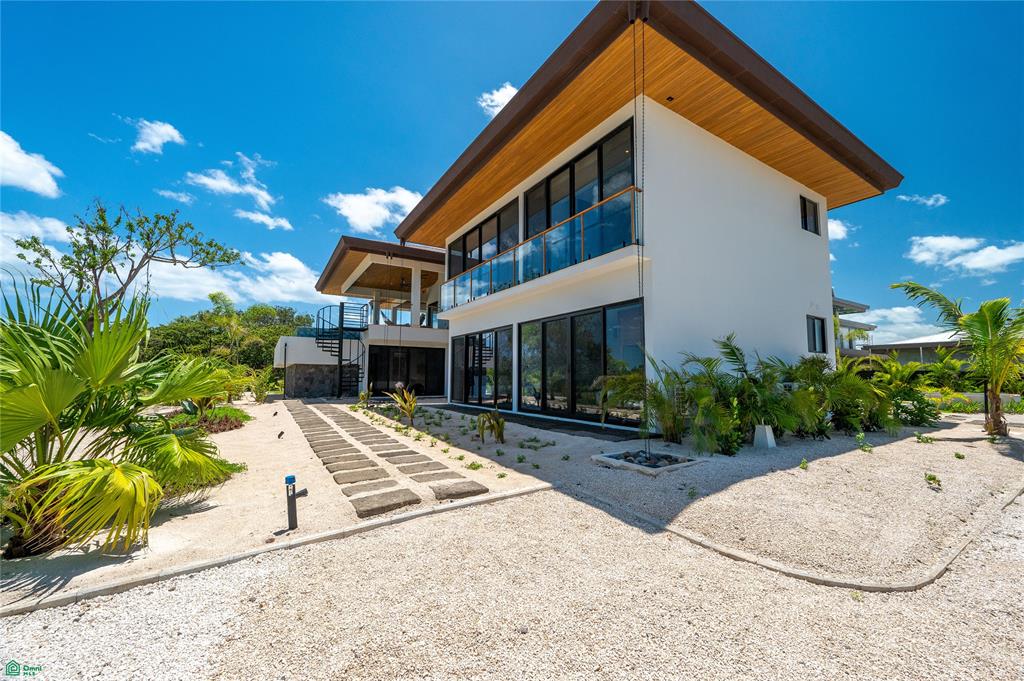 Casa Guayacan, Coralis #5