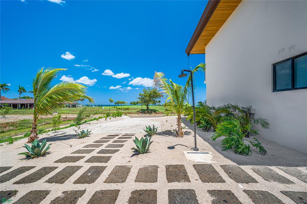 Casa Guayacan, Coralis #5