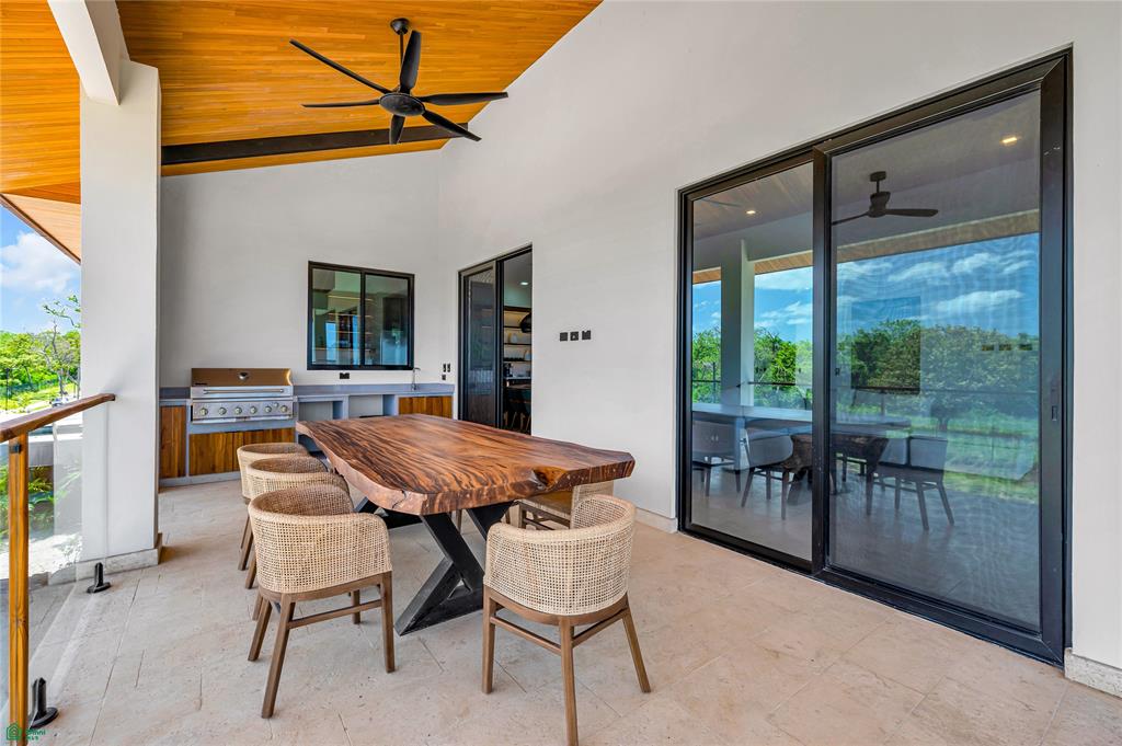 Casa Guayacan, Coralis #5