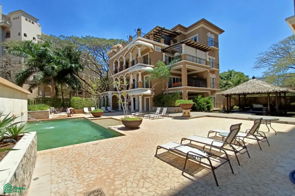 Boca Raca 9, Turnkey Condo Just Steps from Tamarindo Beach