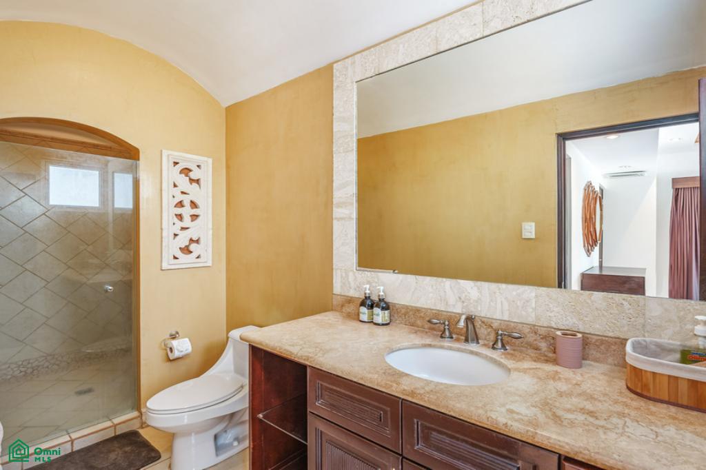 Boca Raca 9, Turnkey Condo Just Steps from Tamarindo Beach