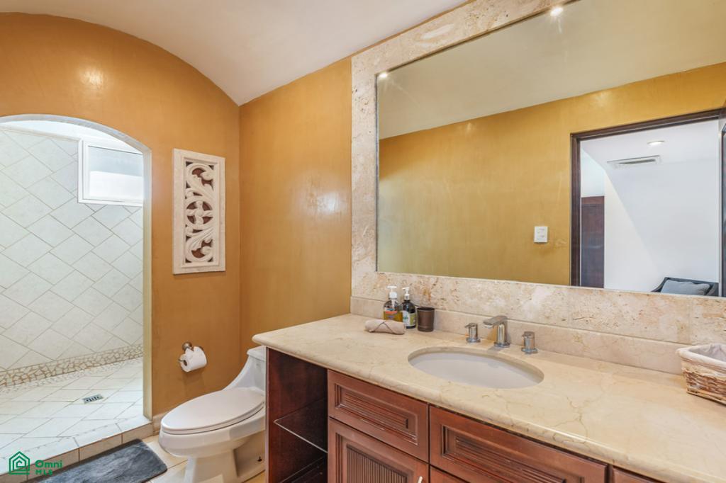 Boca Raca 9, Turnkey Condo Just Steps from Tamarindo Beach