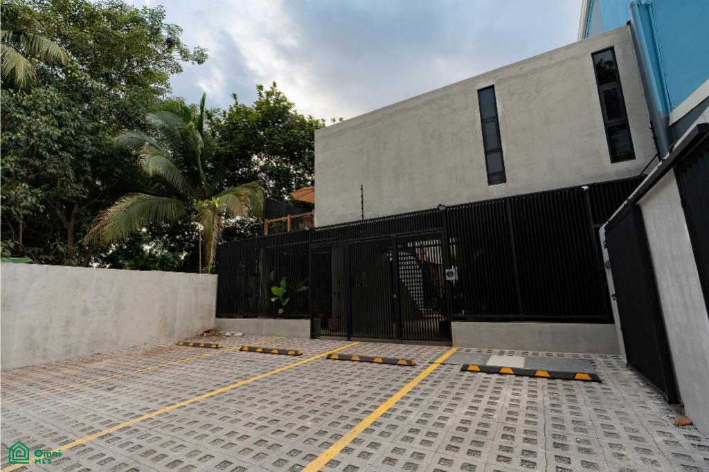 The Sandhaus