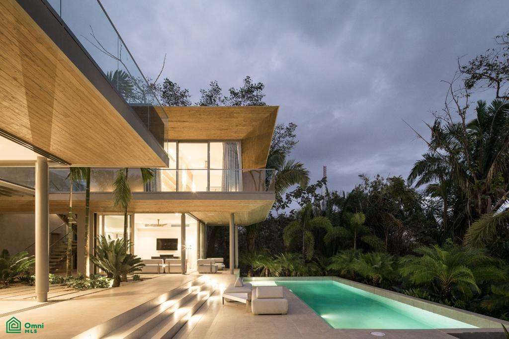 Courtyard House