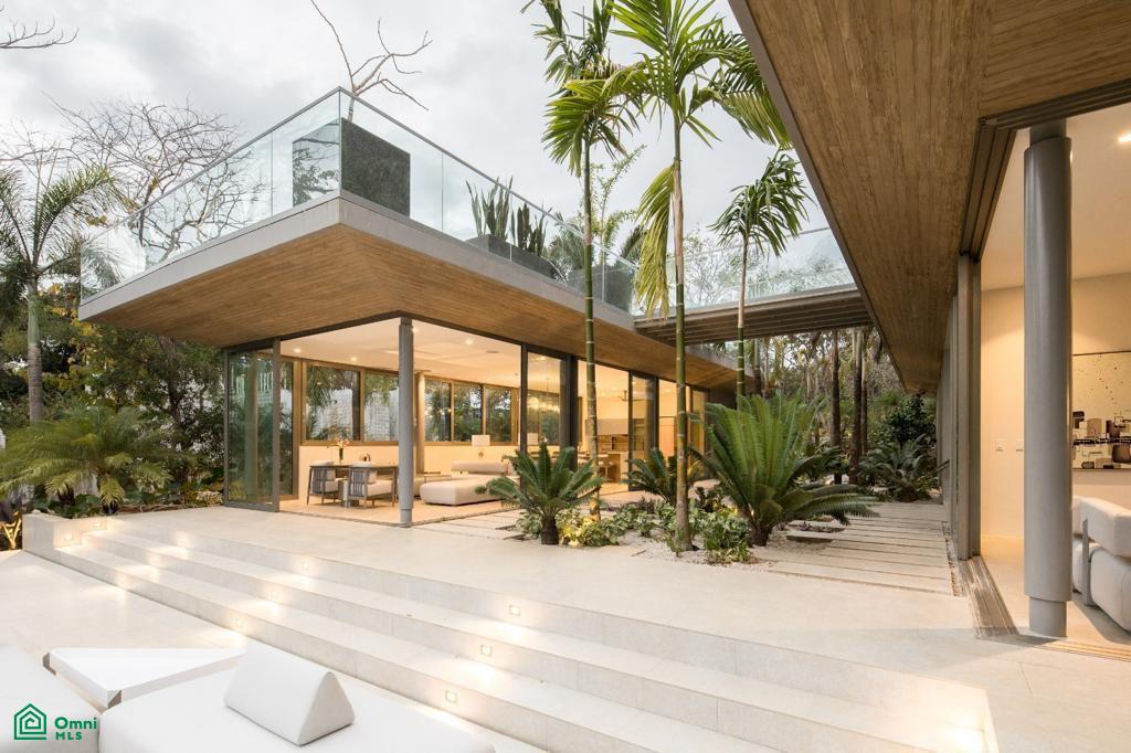 Courtyard House