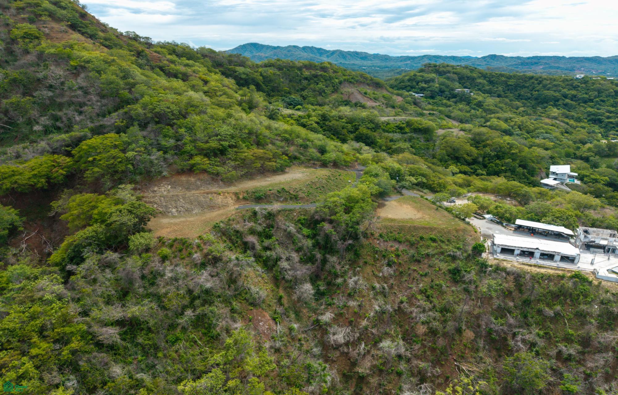 Almendros Hills 27