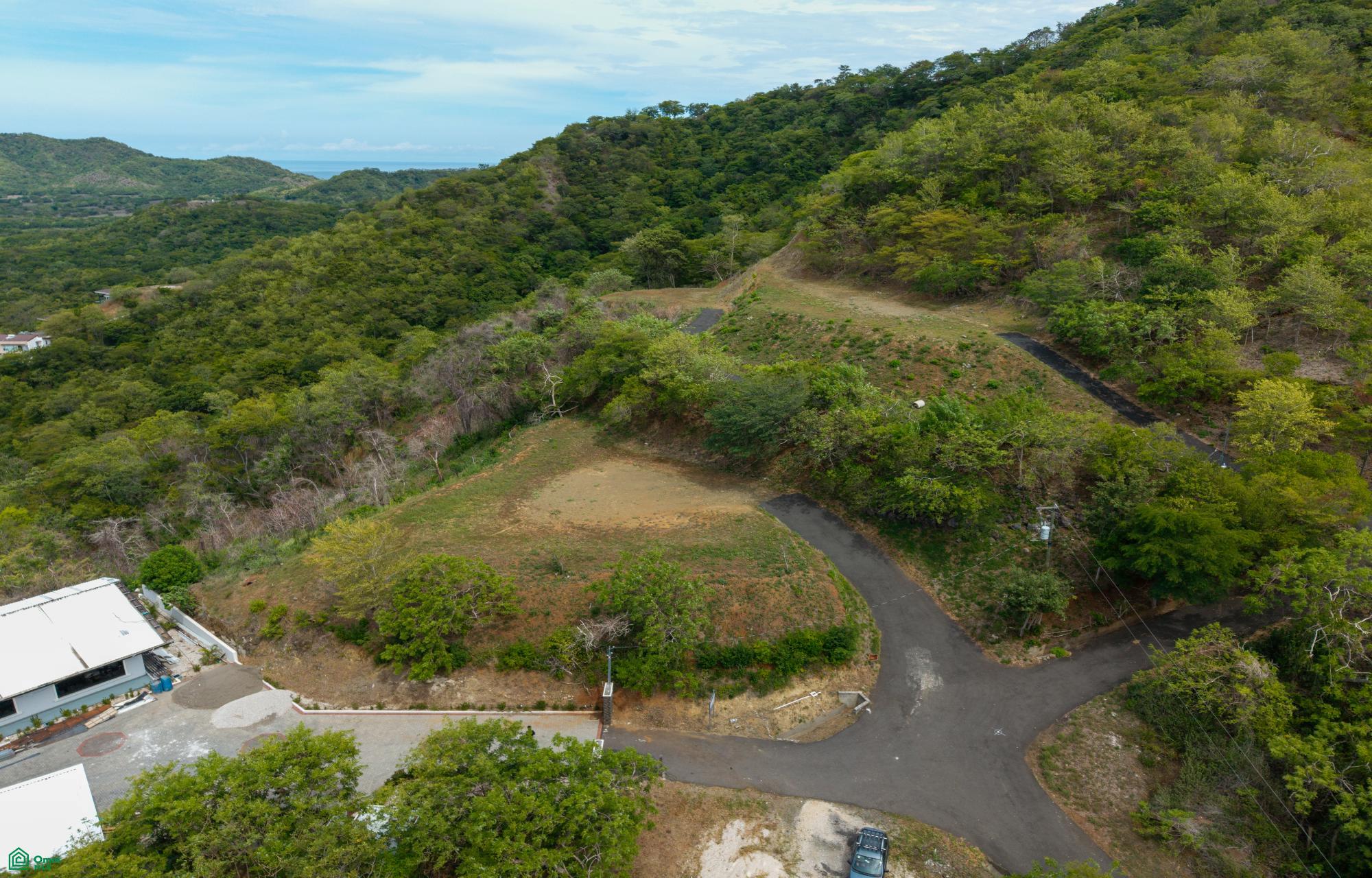 Almendros Hills 27