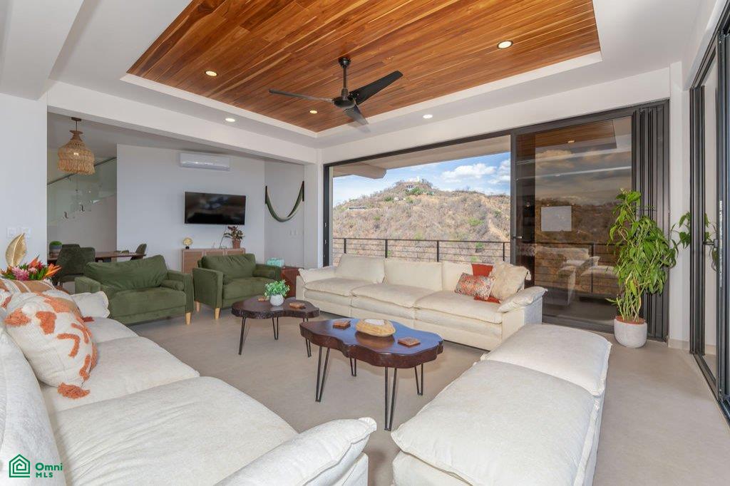 Casa Vista Escondida