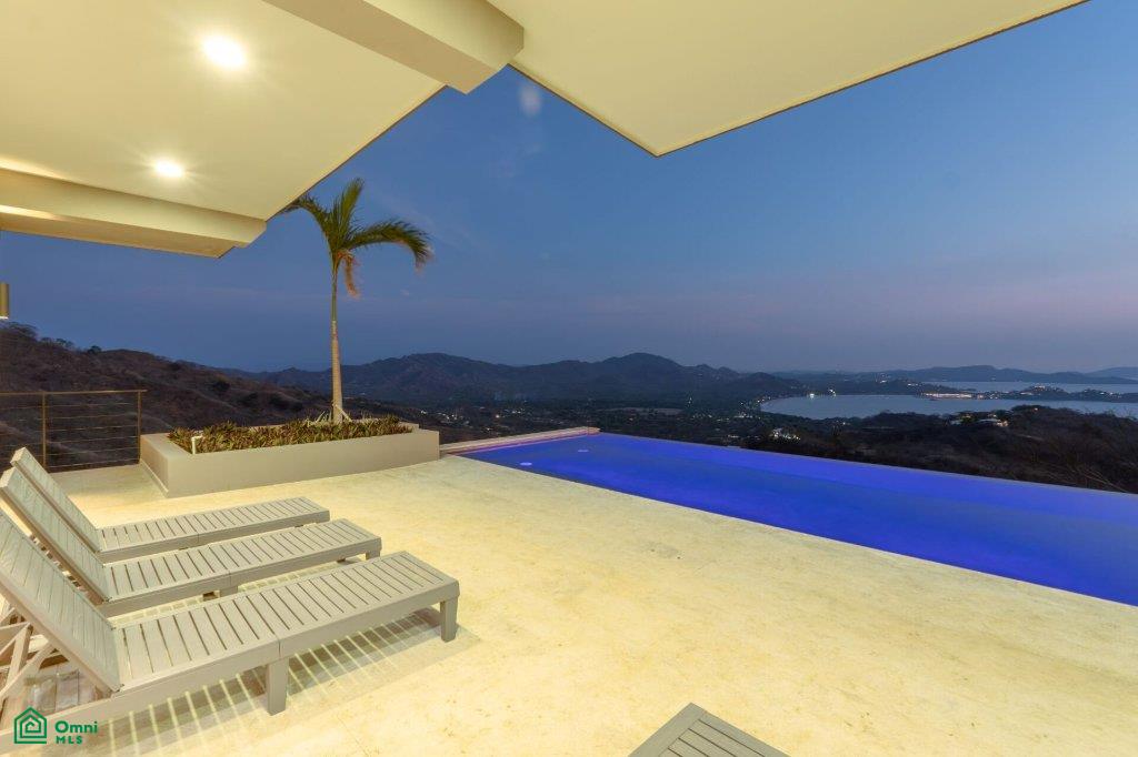 Casa Vista Escondida