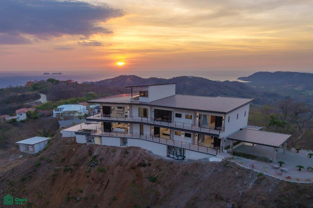 Casa Vista Escondida