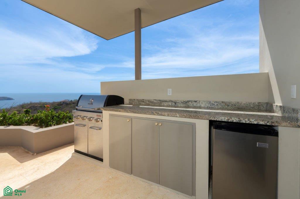 Casa Vista Escondida