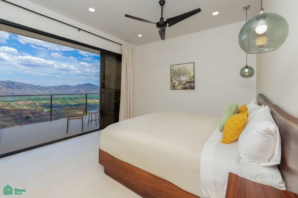 Casa Vista Escondida