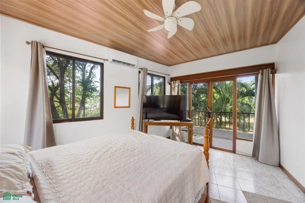 Vista Marina Beach House – Beachfront Residence , Playa Flamingo, Guanacaste