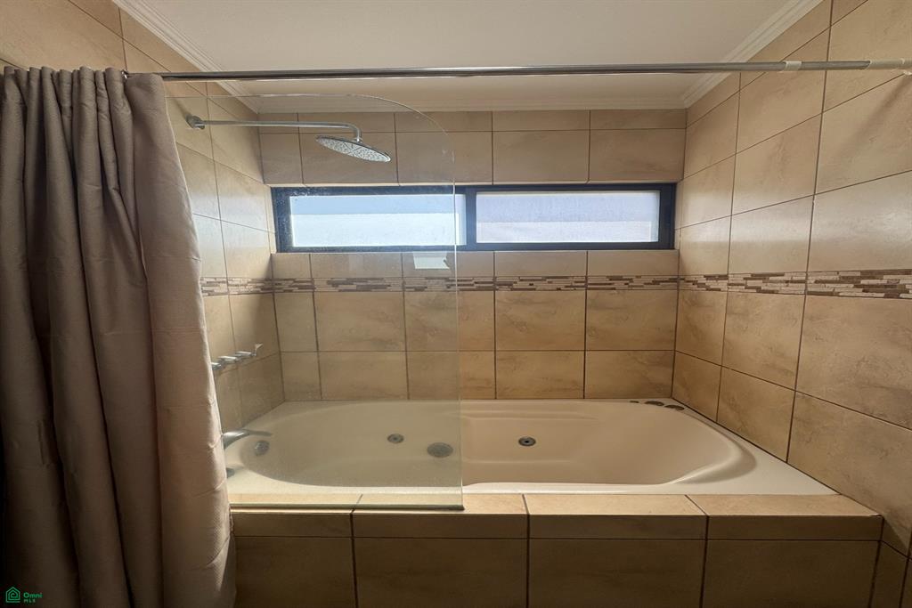 The Oaks 65: Comfortable 2BR Condo Near Tamarindo & Playa Grande