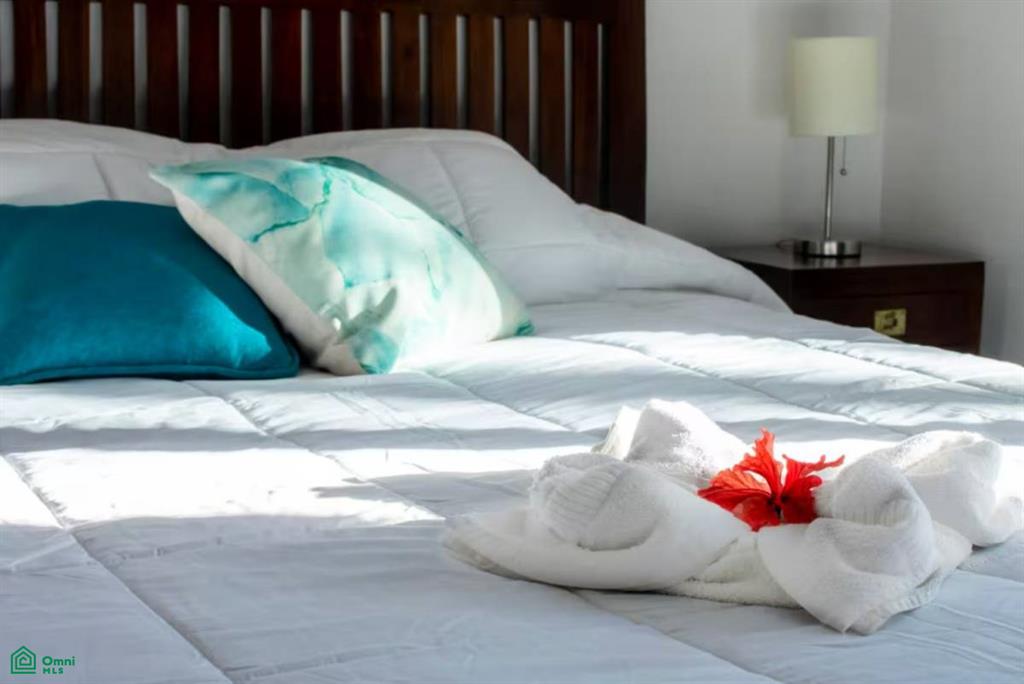 The Oaks 65: Comfortable 2BR Condo Near Tamarindo & Playa Grande