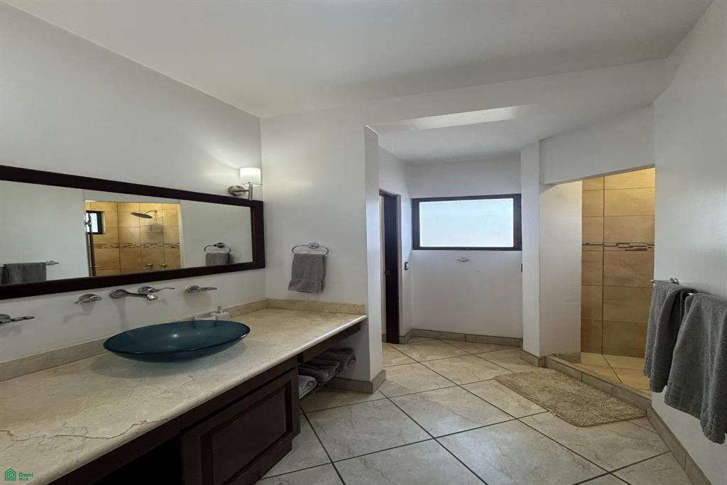 The Oaks 65: Comfortable 2BR Condo Near Tamarindo & Playa Grande