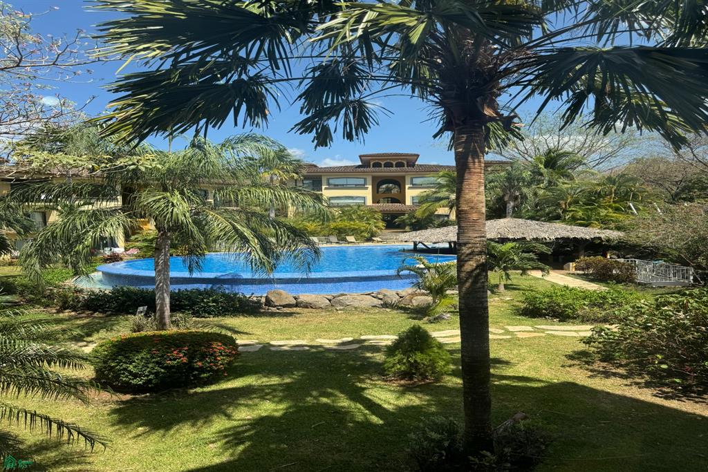 The Oaks 65: Comfortable 2BR Condo Near Tamarindo & Playa Grande