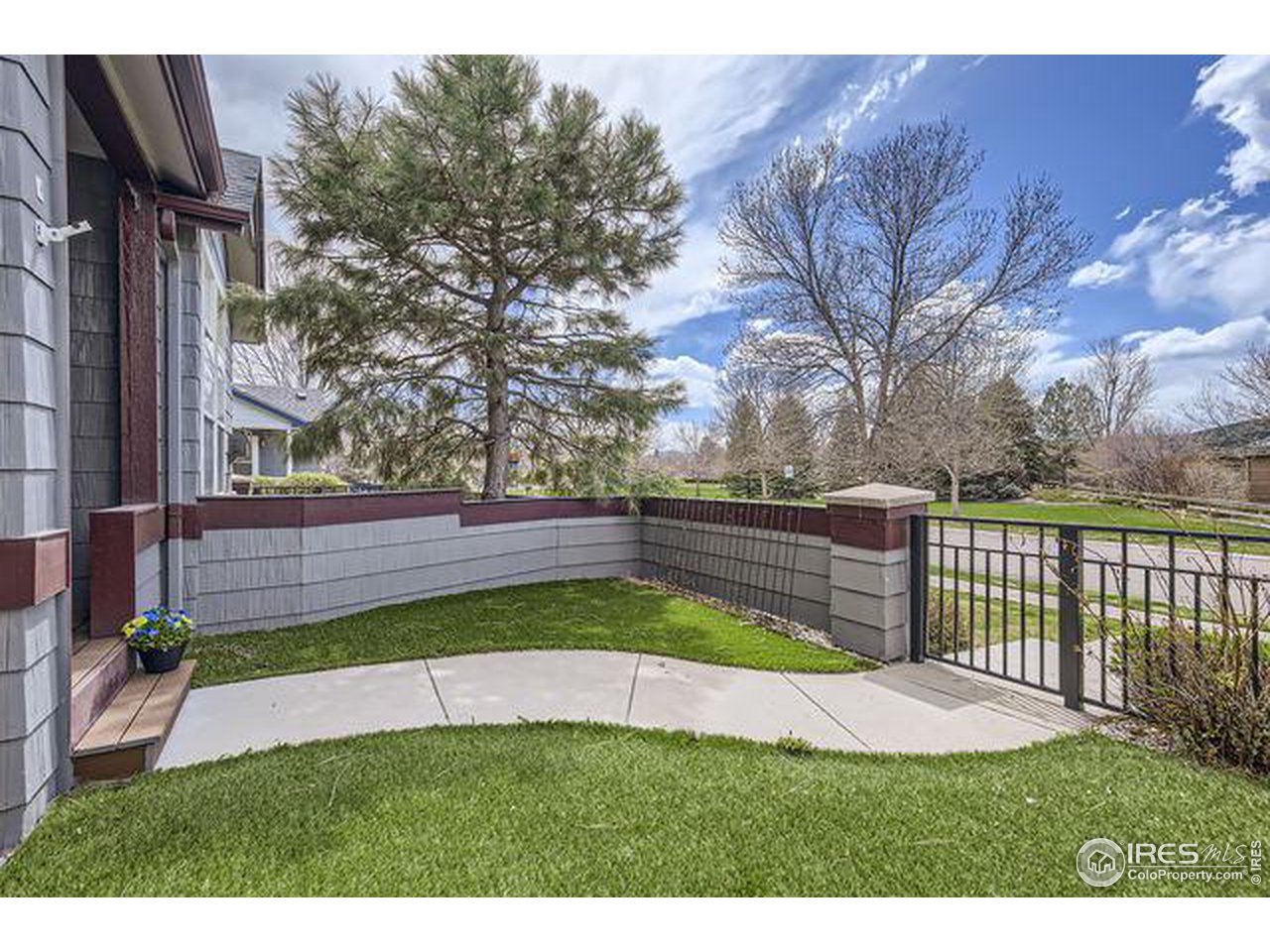620 Barberry Dr
