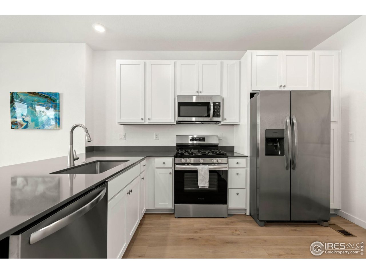 1524 Sun Way