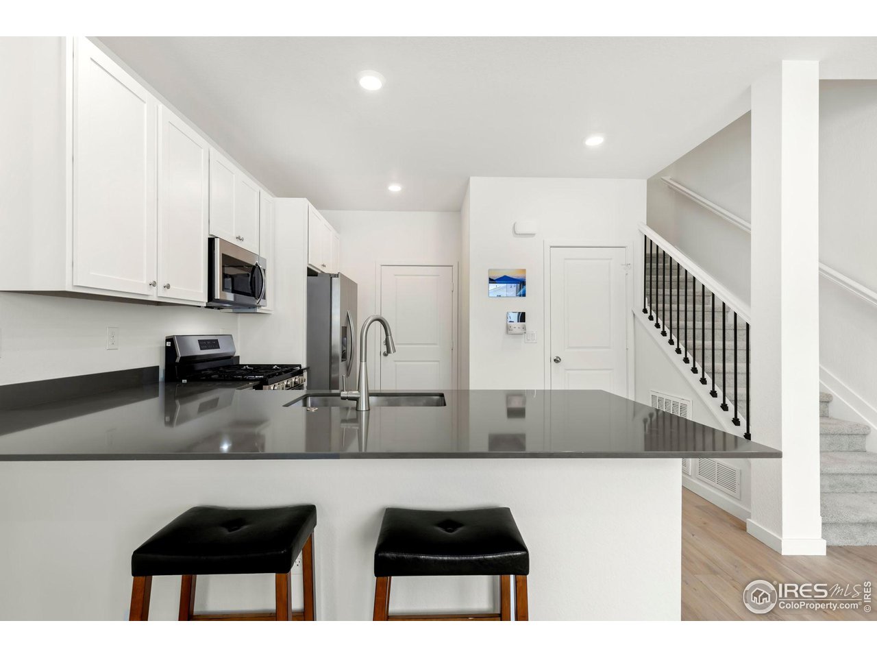 1524 Sun Way