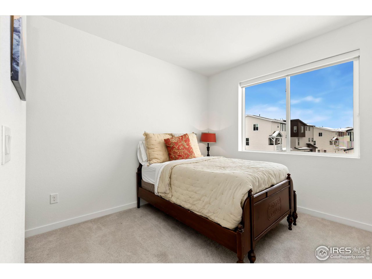 1524 Sun Way