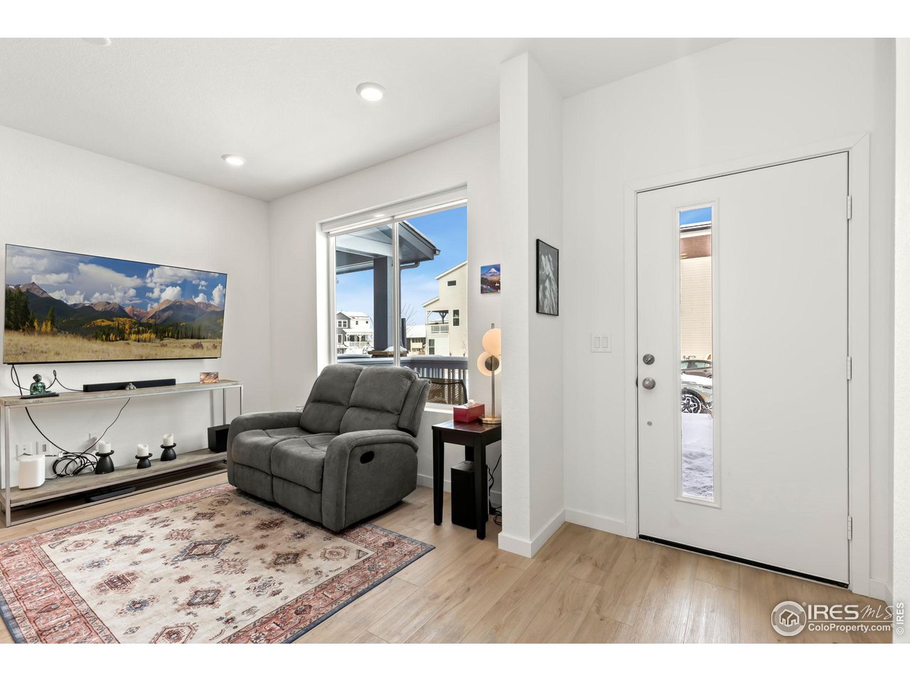 1524 Sun Way