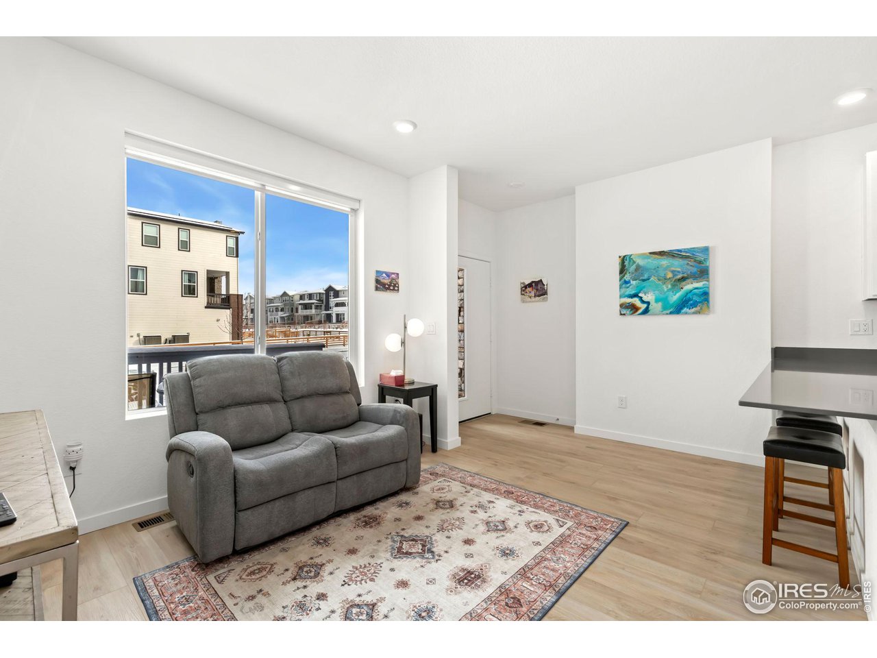 1524 Sun Way