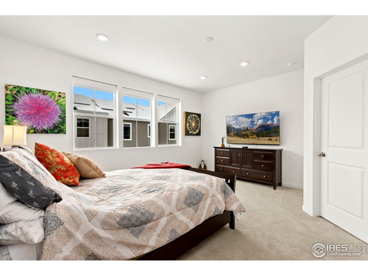1524 Sun Way